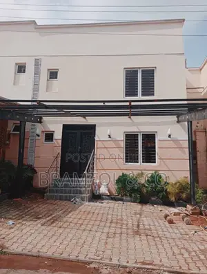 4bdrm Townhouse / Terrace in Brains & Hammers, Life Camp for rent