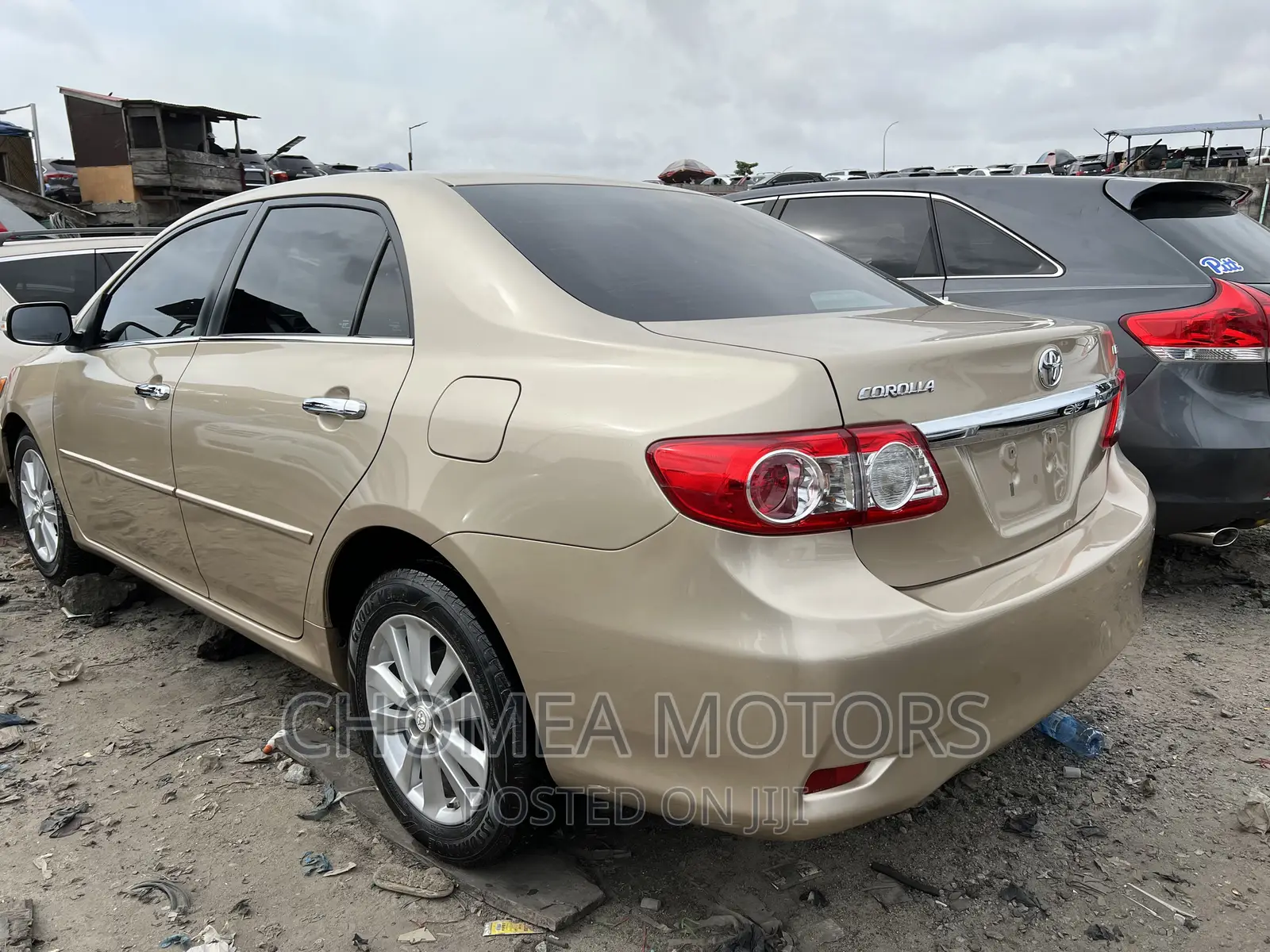 Toyota Corolla 2012 Gold