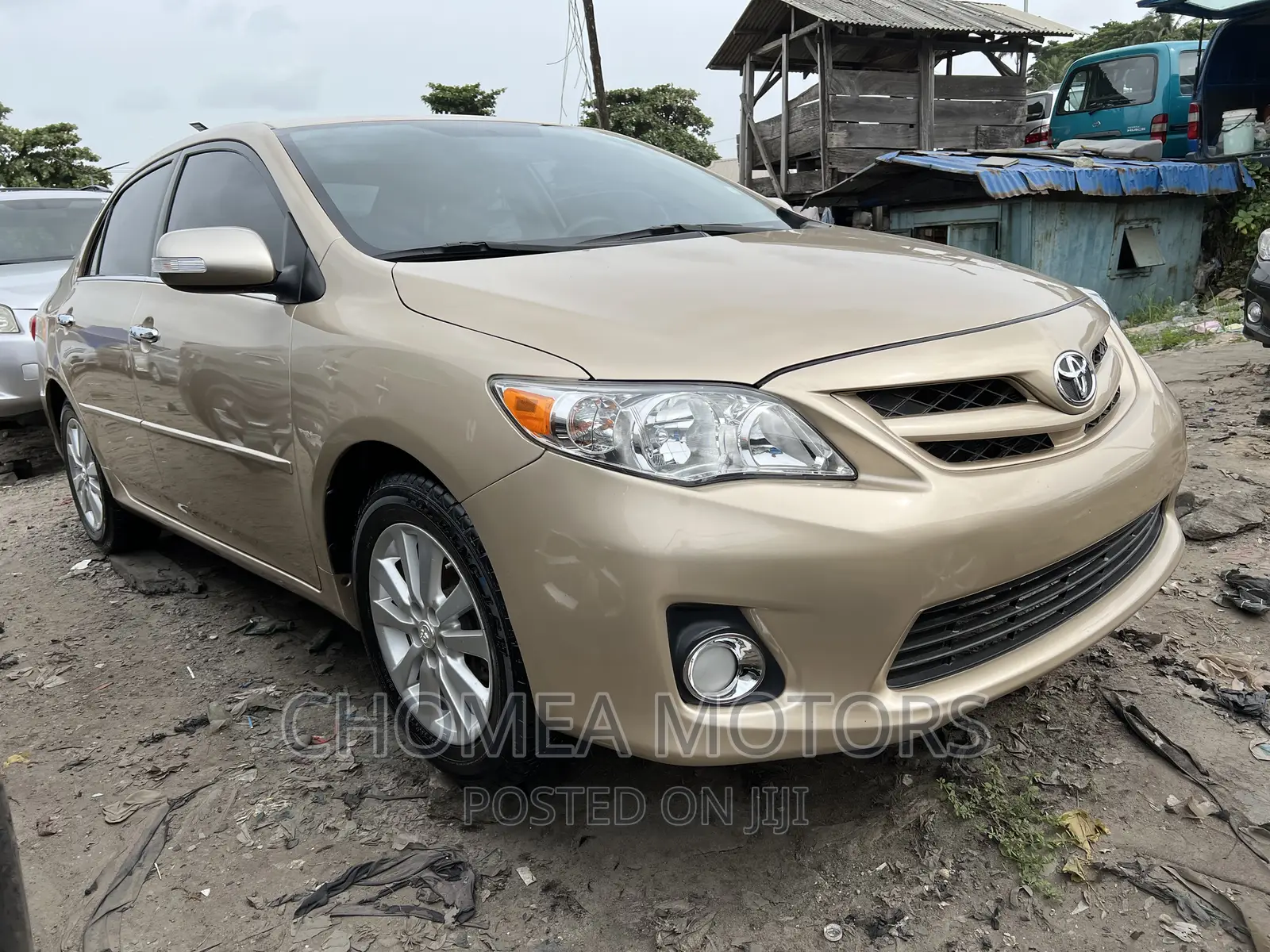Toyota Corolla 2012 Gold