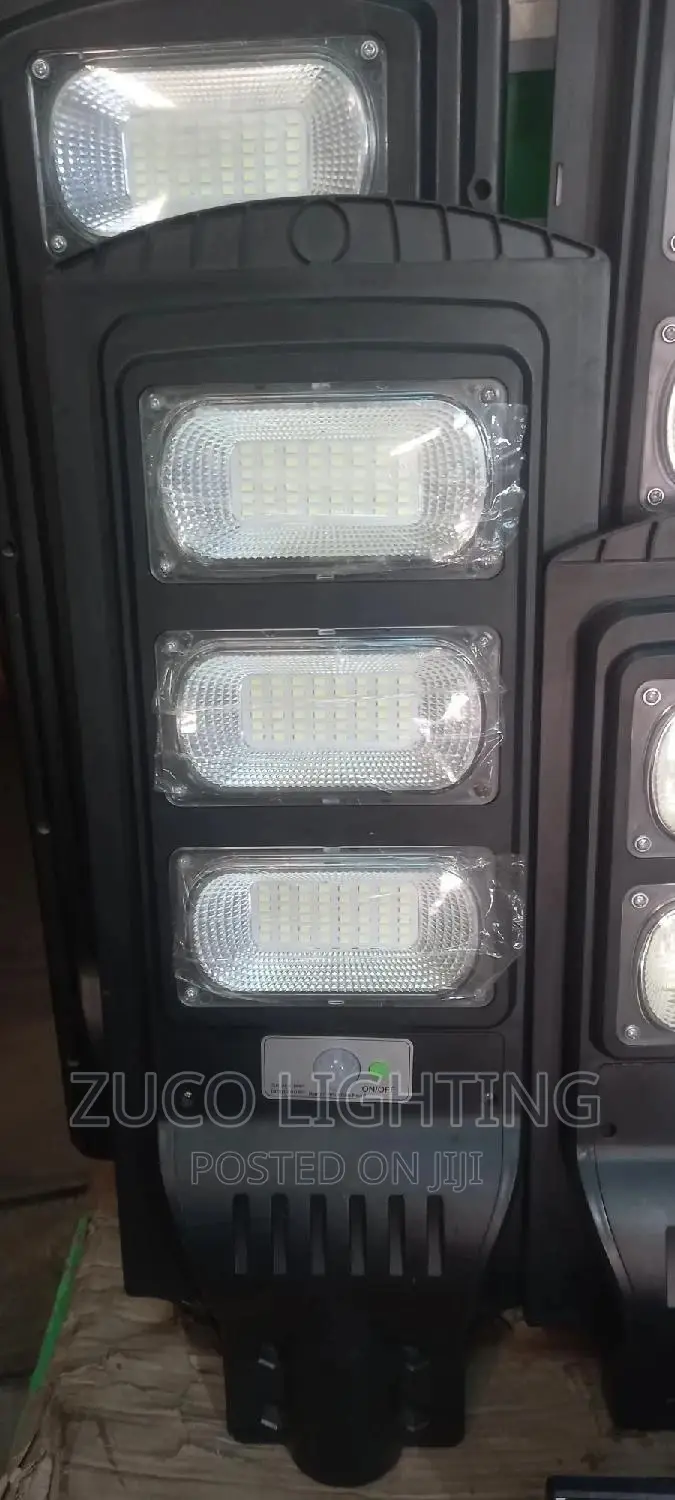 300watts Solar All in One Solar Street Light