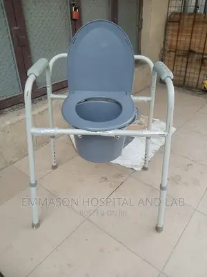 Commode Chair