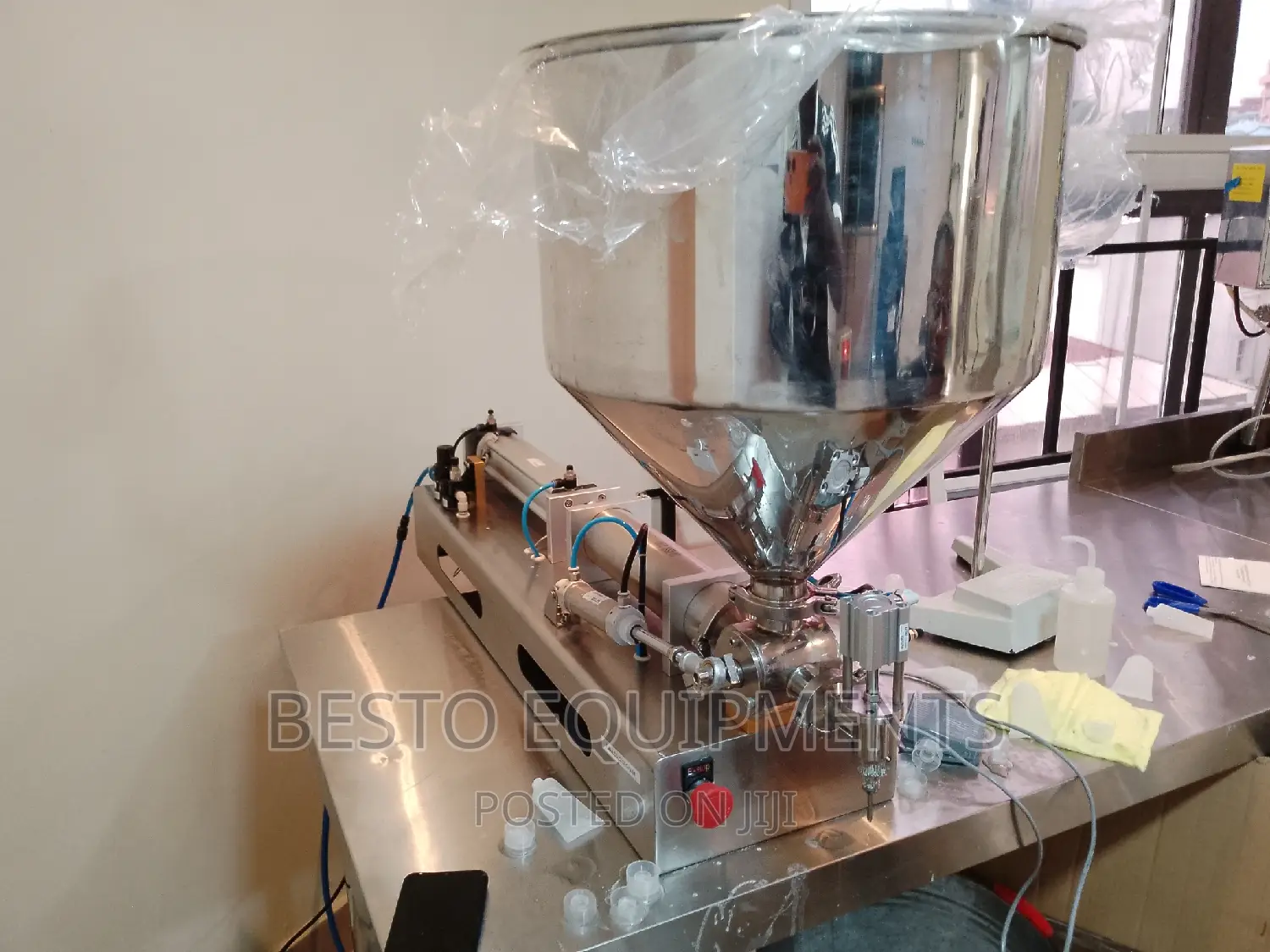 One Nozzle Paste Cream Cosmetic Filling Machine