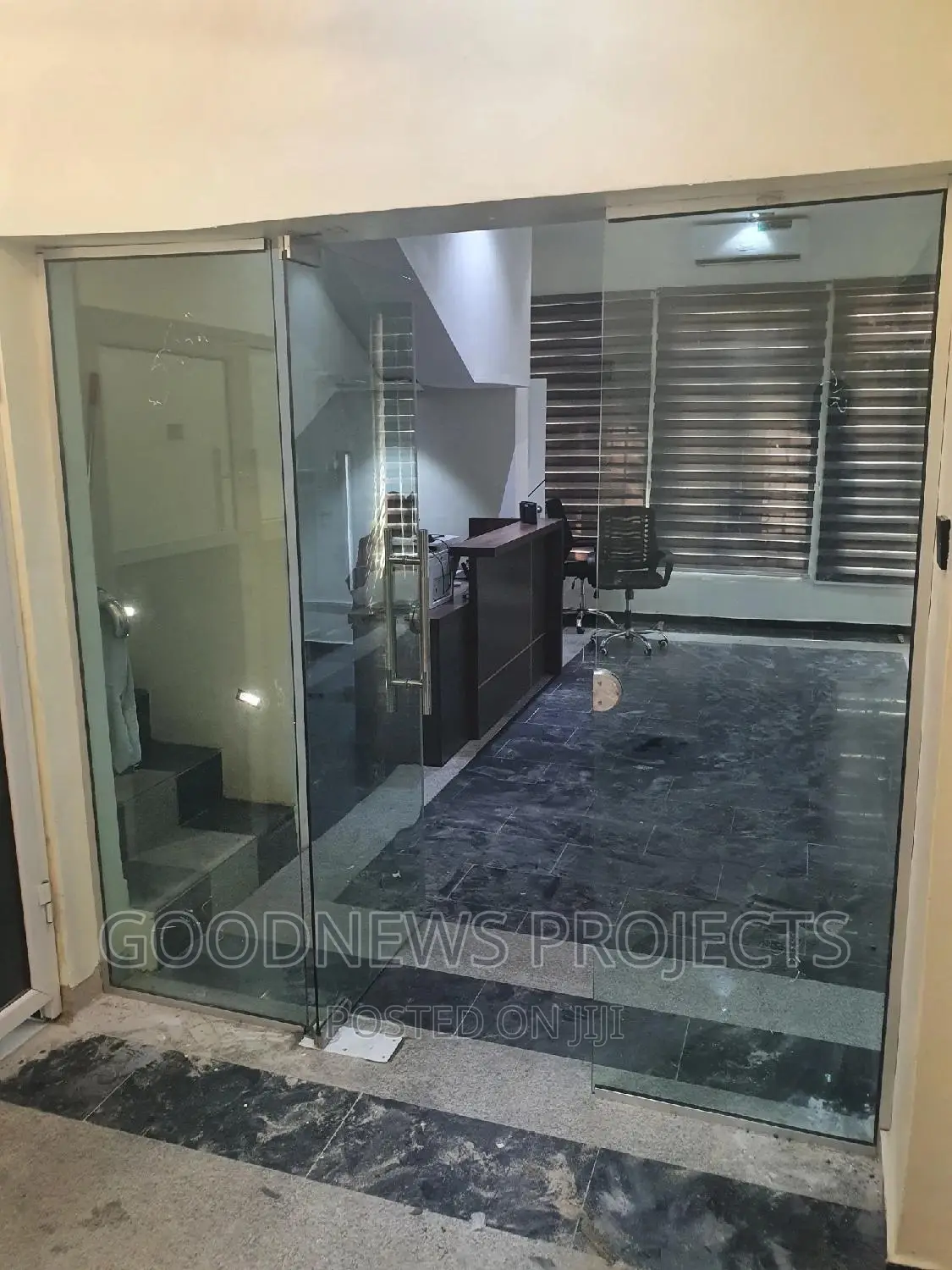 Office Glass Partition With Single Door