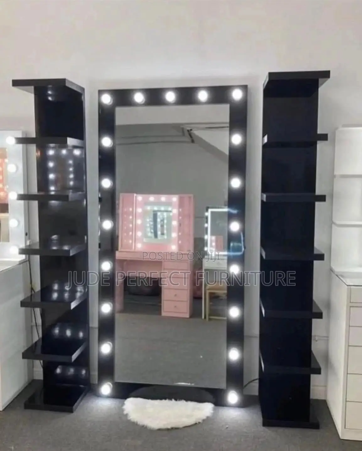 Quality Dressing Mirror With Light