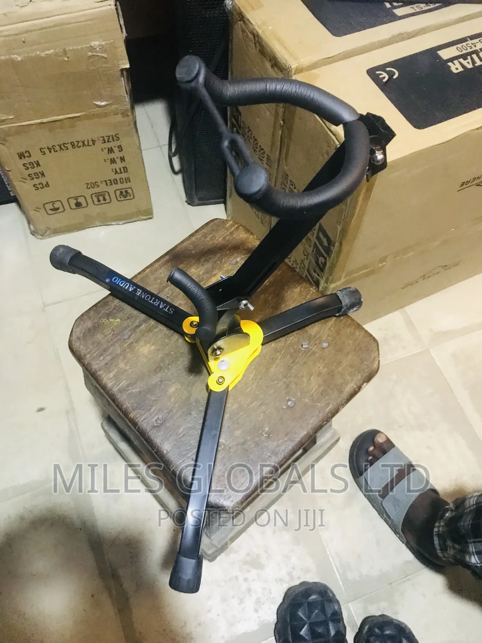 Professional Alto Saxophone Stand