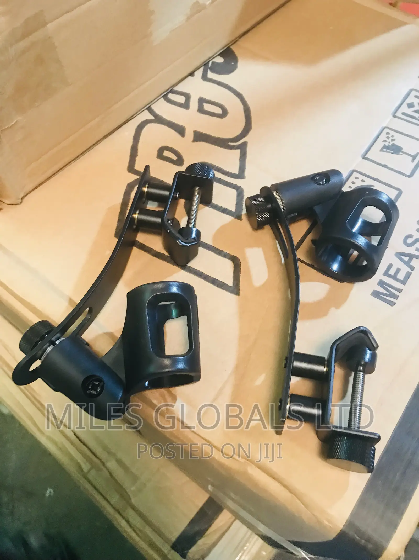Professional Iron Alto Saxophone Mic Holder
