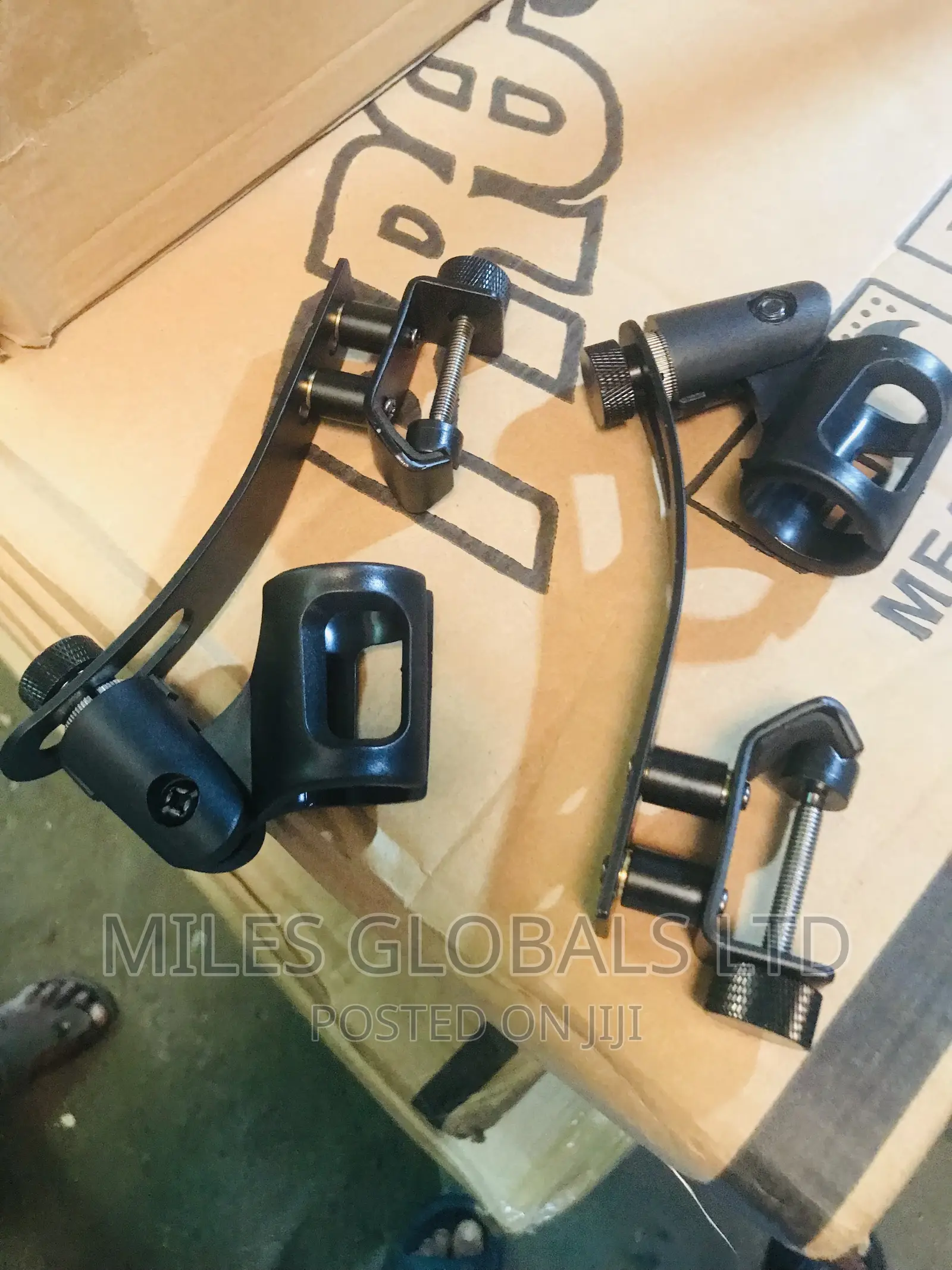 Professional Iron Alto Saxophone Mic Holder