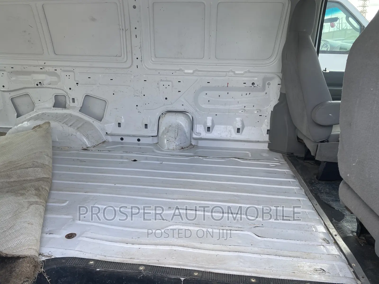 Ford E250 2010 White
