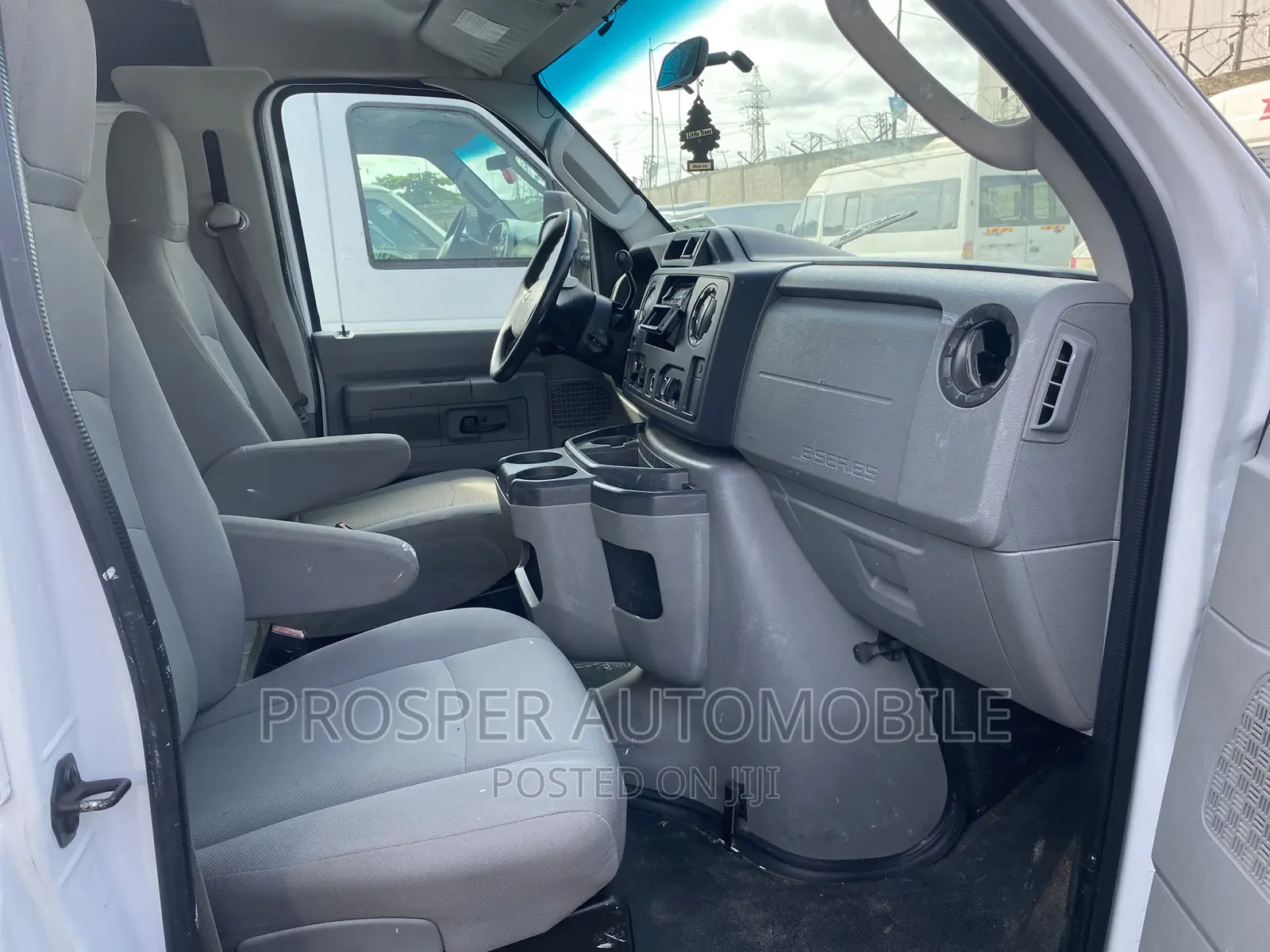 Ford E250 2010 White