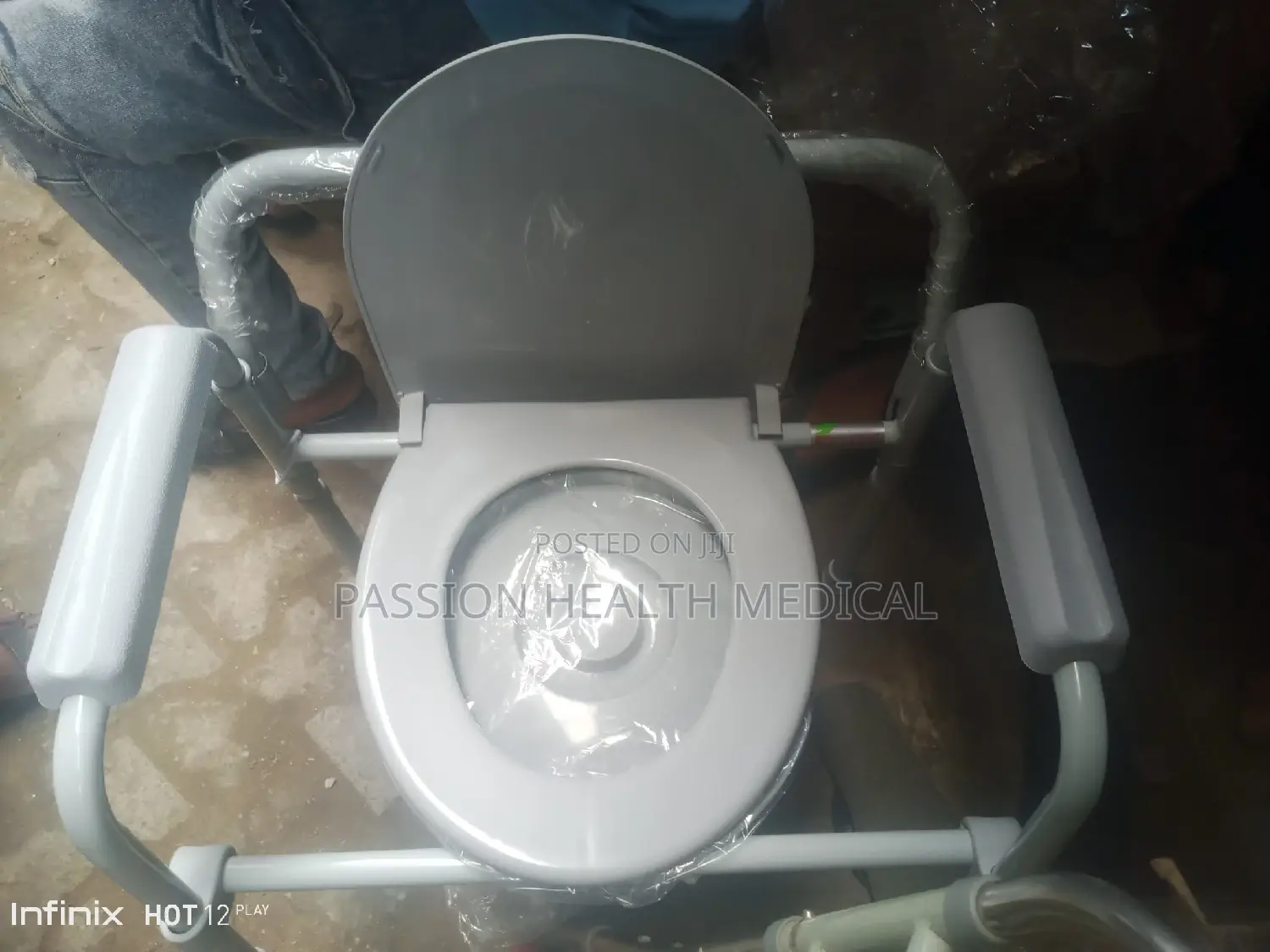 Commode Chair