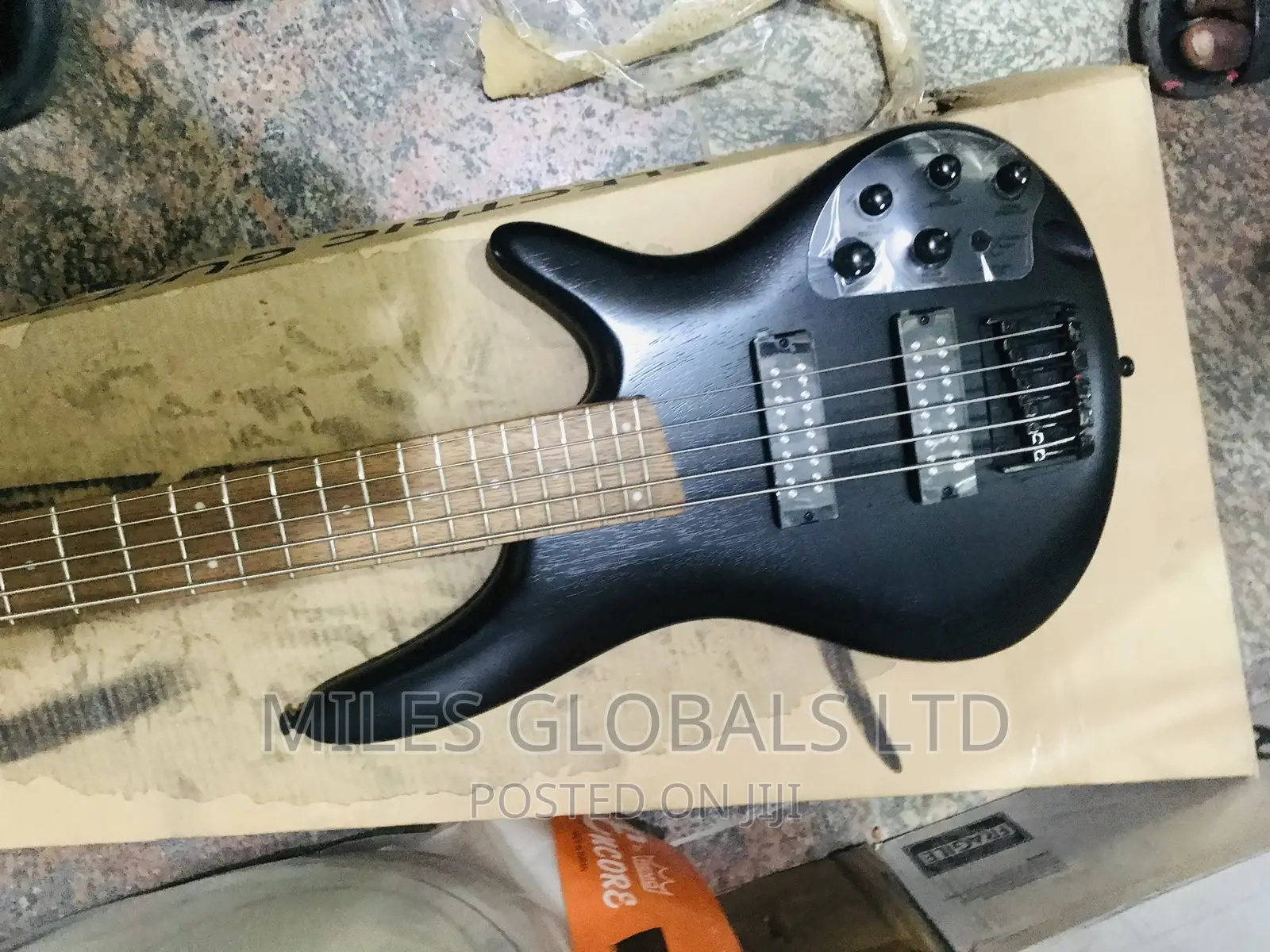Ibanez Sr305 Soundgear 5-String Bass