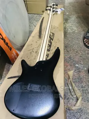 Ibanez Sr305 Soundgear 5-String Bass