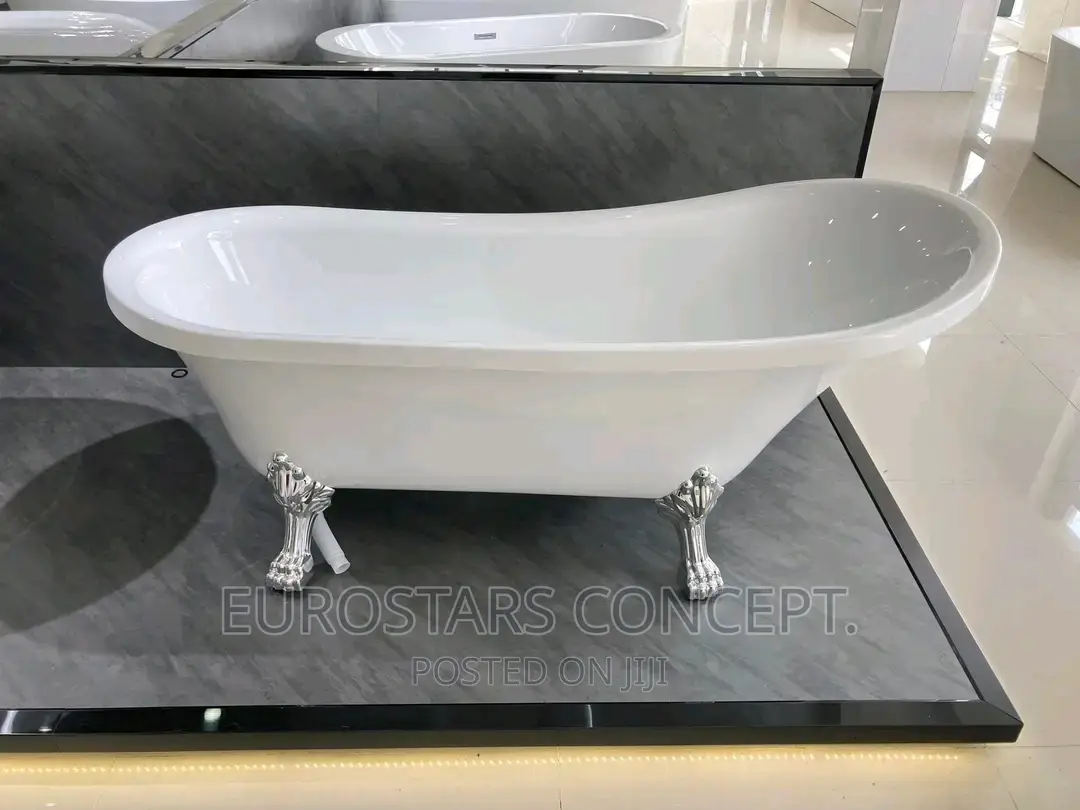 White Royal Executive Bath Tub