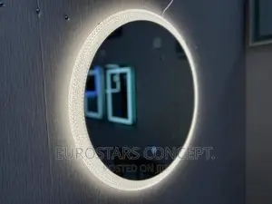 Round Luxury Mirror With 3 Lights