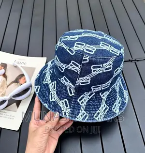Photo - Luxury BALENCIAGA Bucket Hat