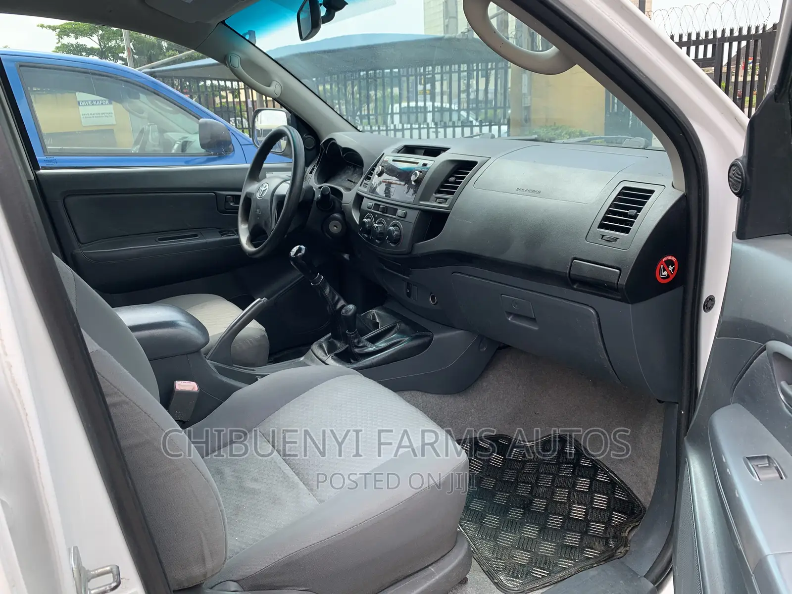 Toyota Hilux SR5 4x4 2015 White