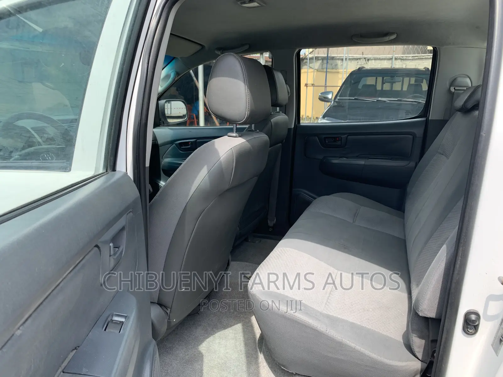 Toyota Hilux SR5 4x4 2015 White