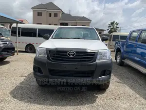 Toyota Hilux SR5 4x4 2015 White