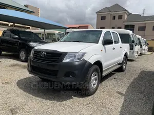Toyota Hilux SR5 4x4 2015 White