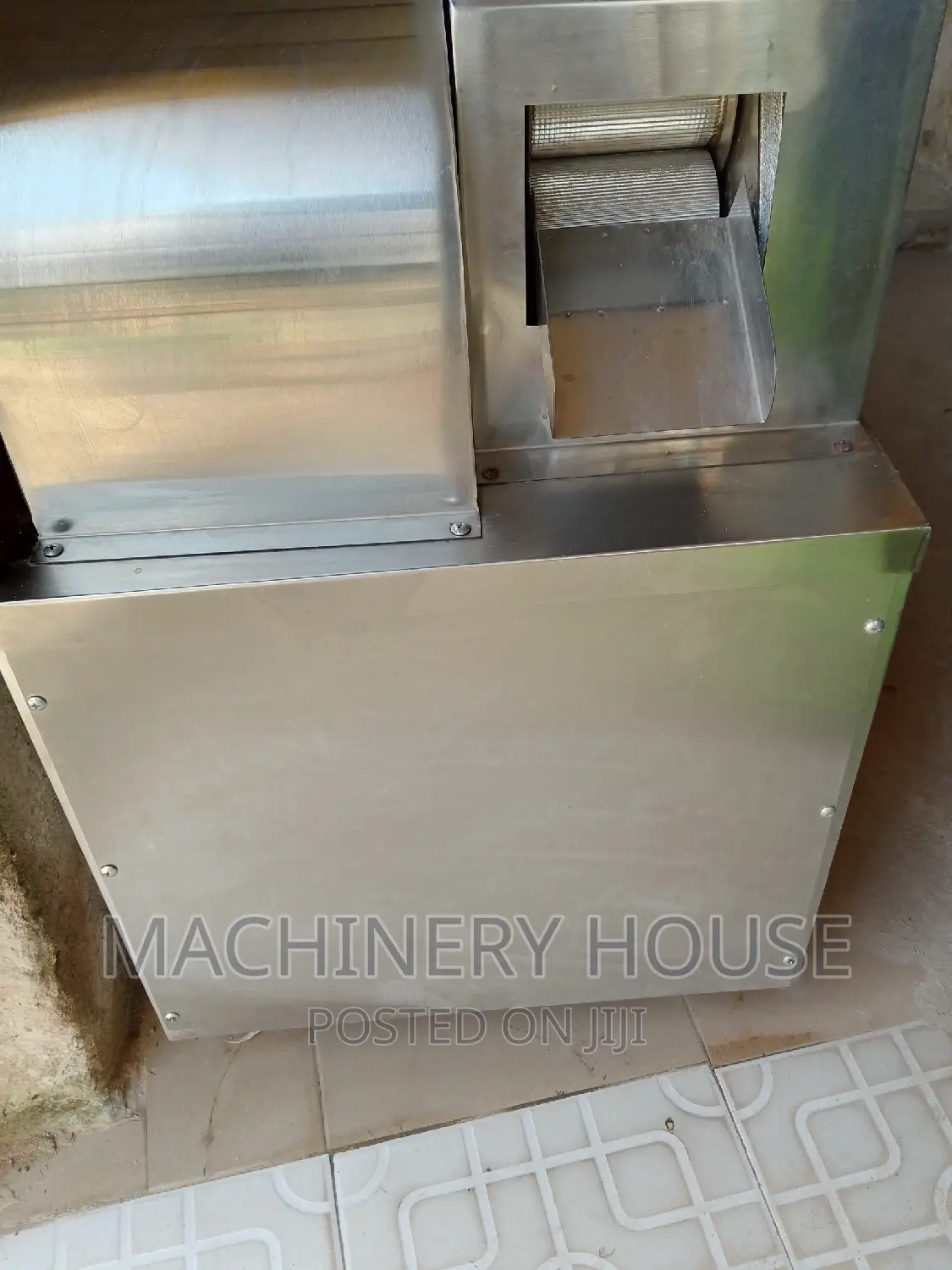 Sugarcane Extractor Machine