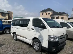 Toyota HiAce 2012 White