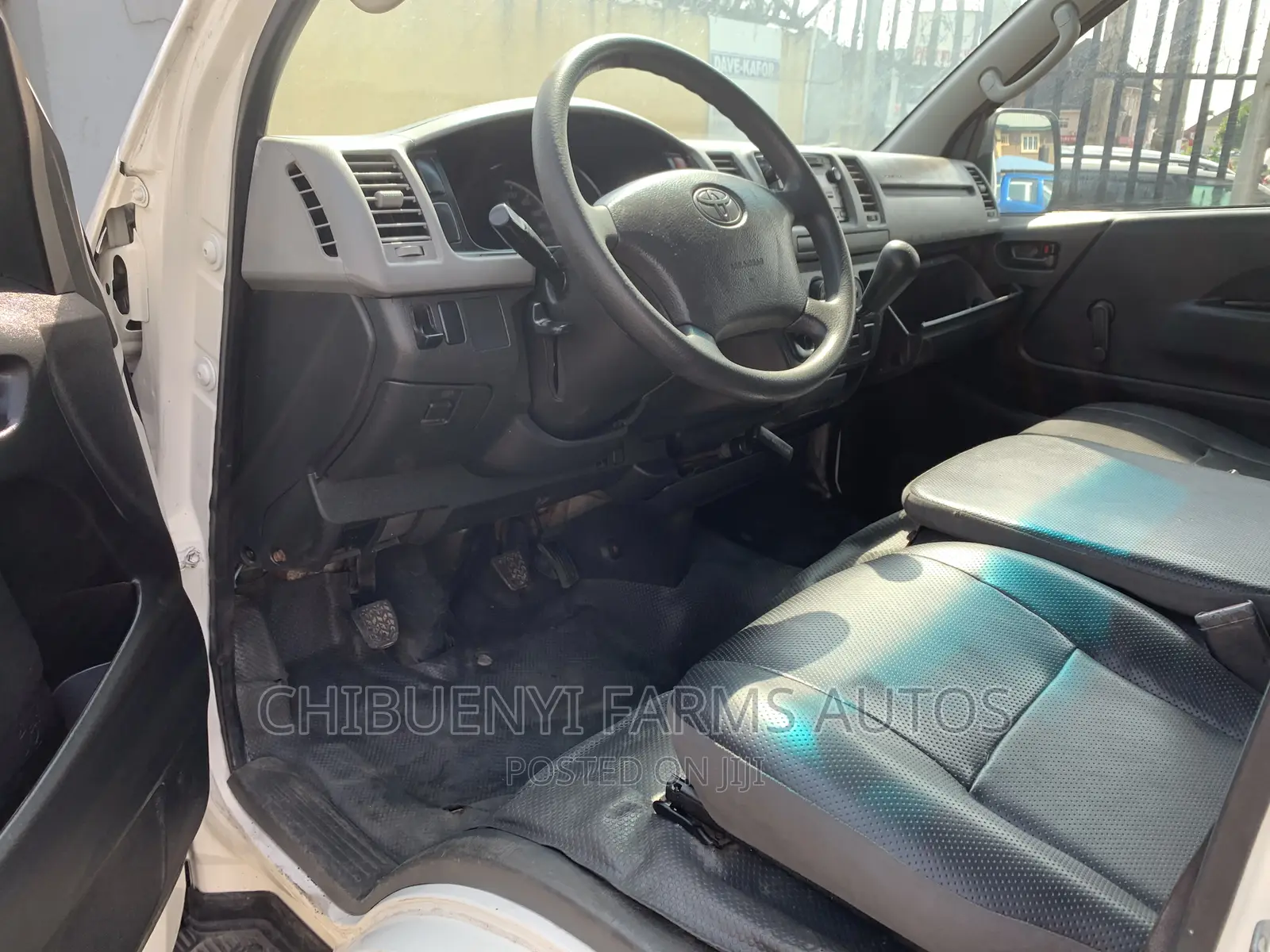 Toyota HiAce 2012 White