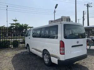 Toyota HiAce 2012 White