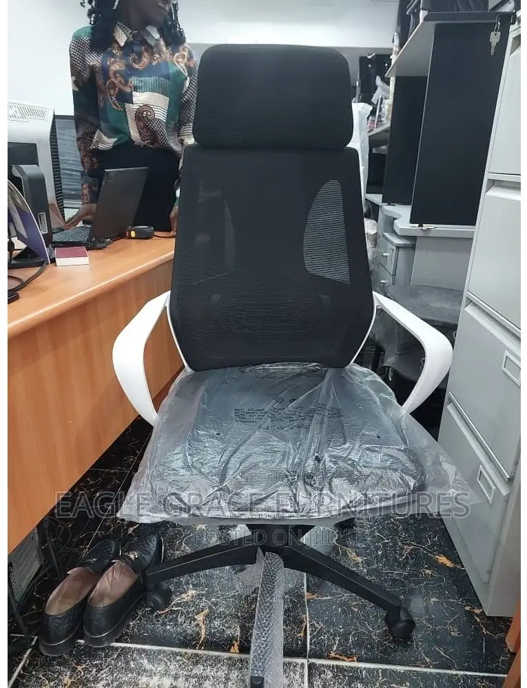 Modern Design Executive Swivel Office Chair