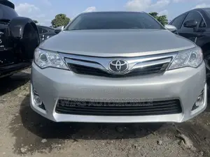 Toyota Camry LE 4dr Sedan (2.5L 4cyl 6A) 2014 Silver
