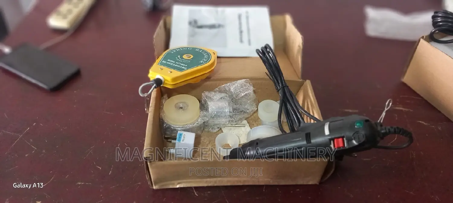 Bottle Cap Sealing Machine