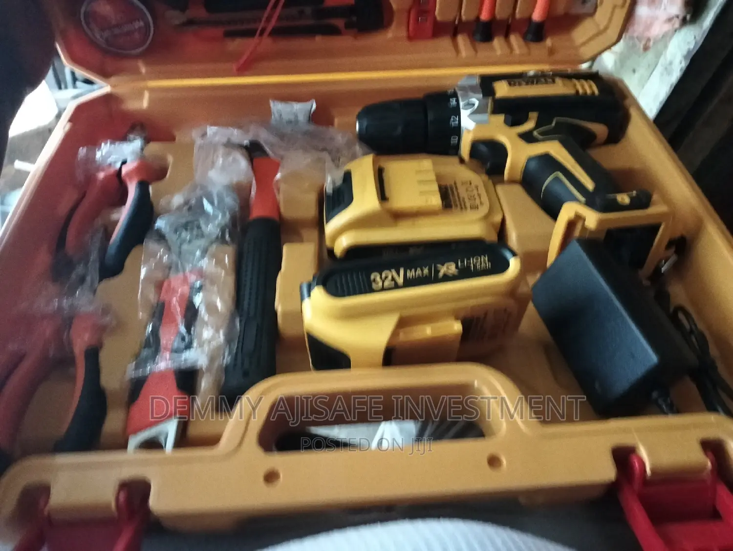 Cordless Drill With Tools(Dewalt)