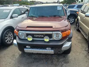 Toyota FJ Cruiser Base 4x2 2008 Red