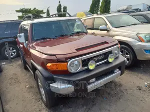 Toyota FJ Cruiser Base 4x2 2008 Red