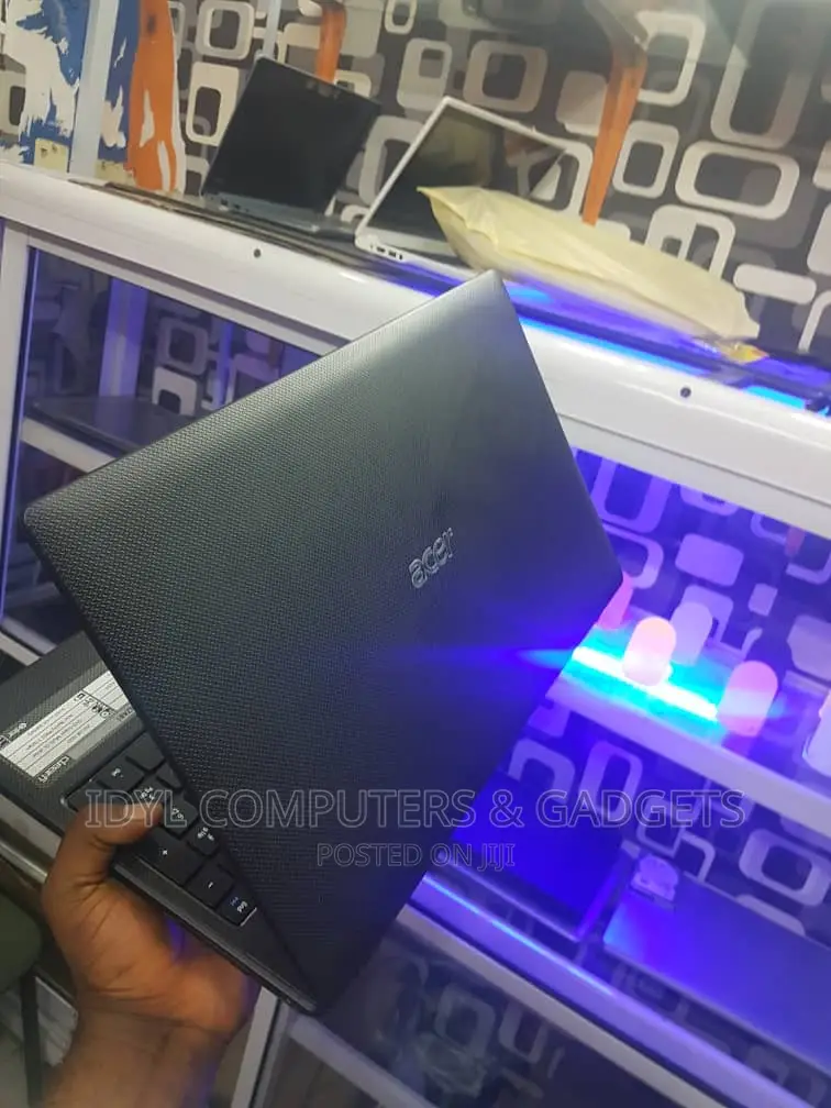 Laptop Acer Aspire 5253 4GB Intel HDD 500GB