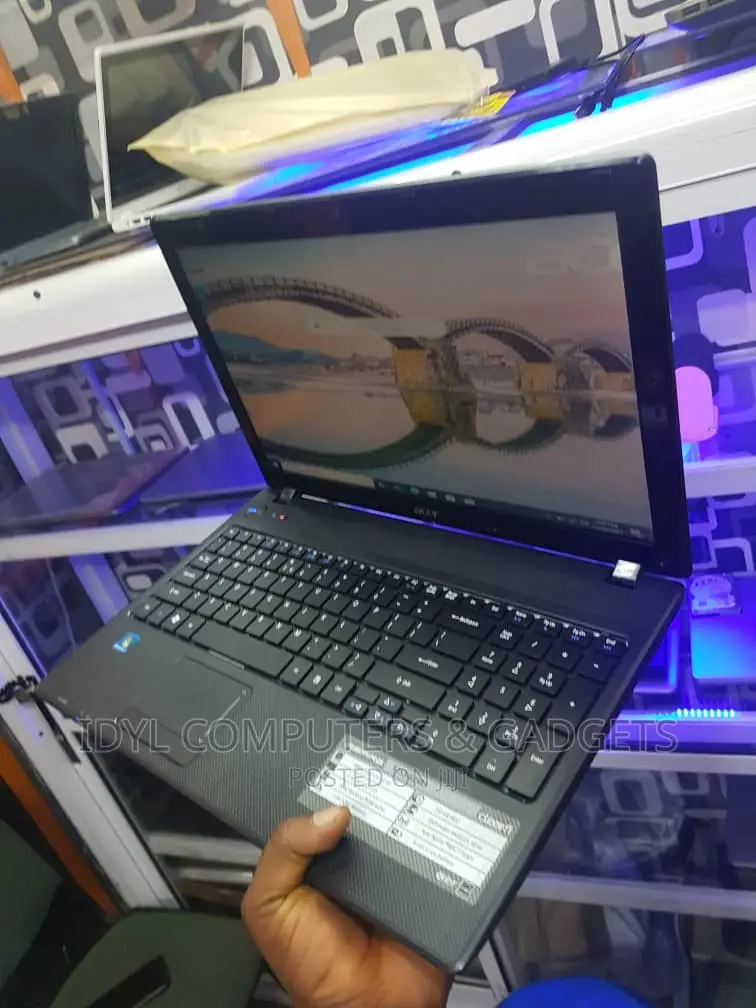 Laptop Acer Aspire 5253 4GB Intel HDD 500GB