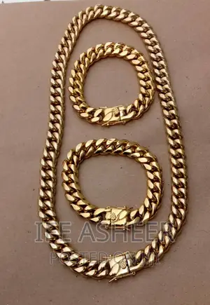 Quality Men's Cuban Neckchain With 2 Bracelets - Gold