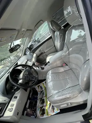 Toyota Venza V6 AWD 2011 Gray