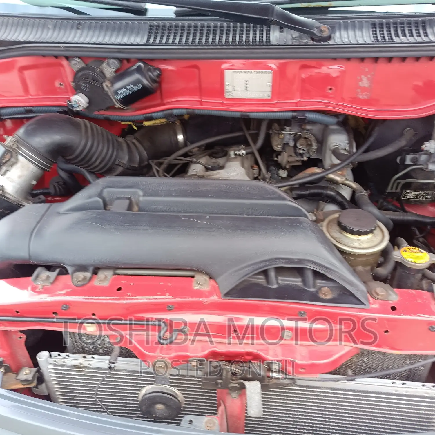 Toyota HiAce 2005 Red