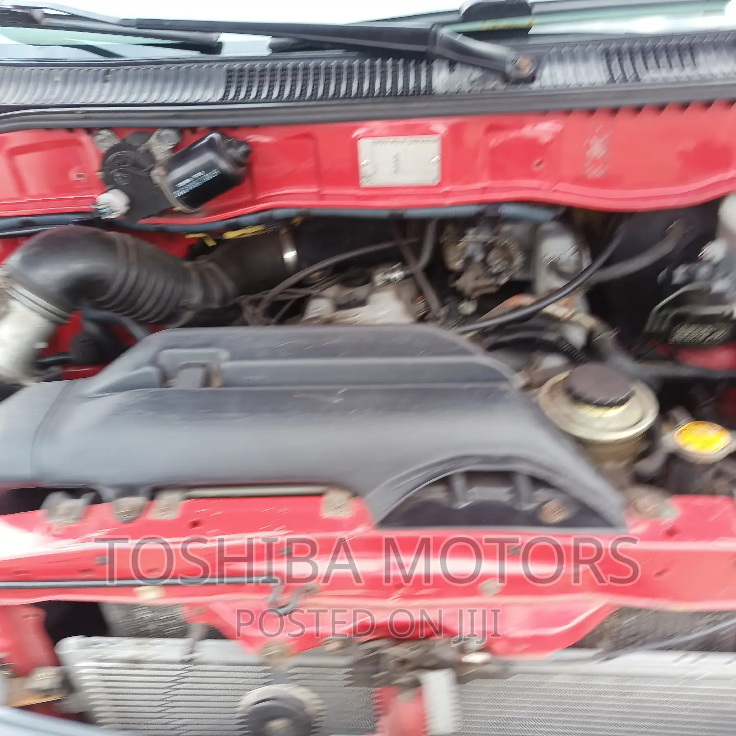 Toyota HiAce 2005 Red