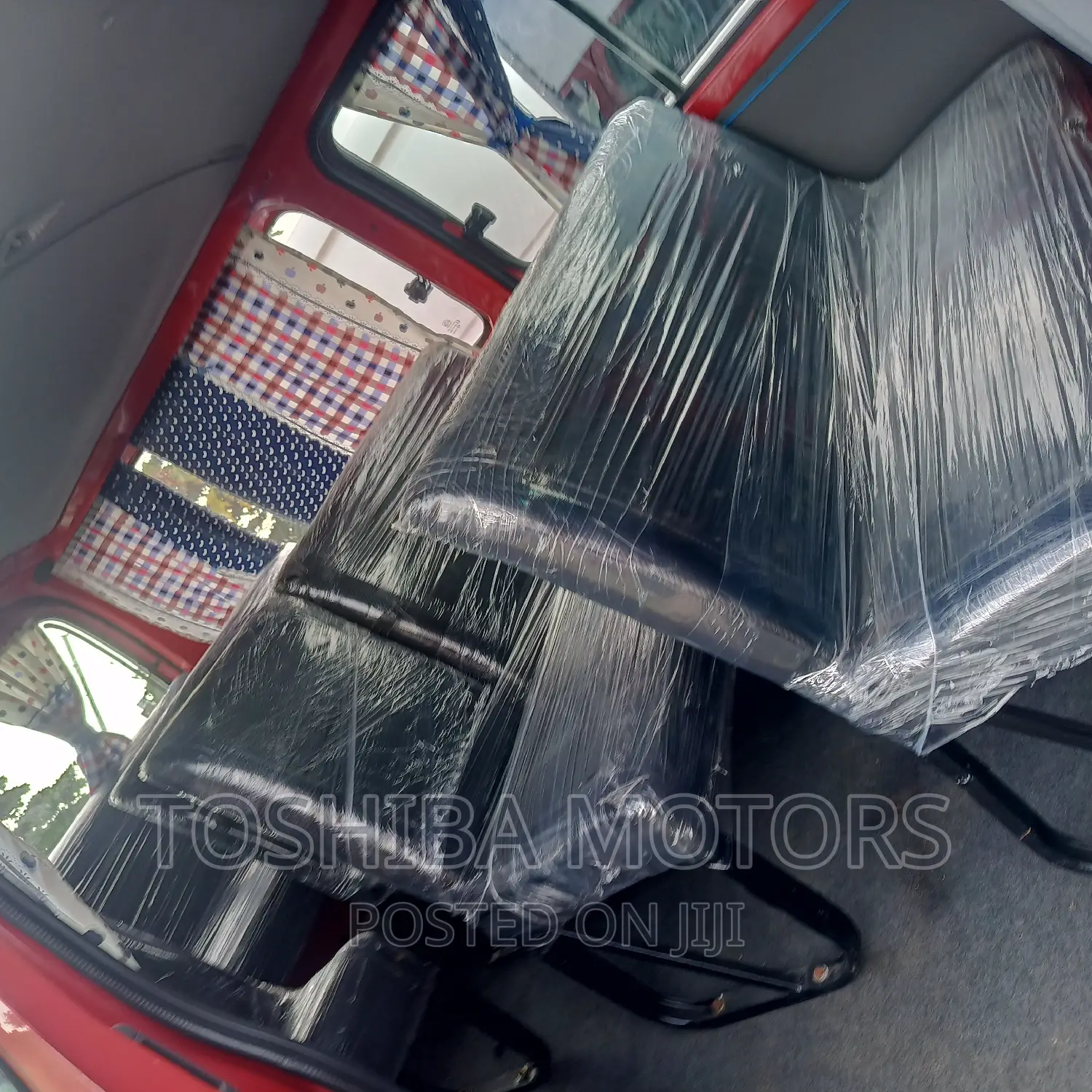 Toyota HiAce 2005 Red