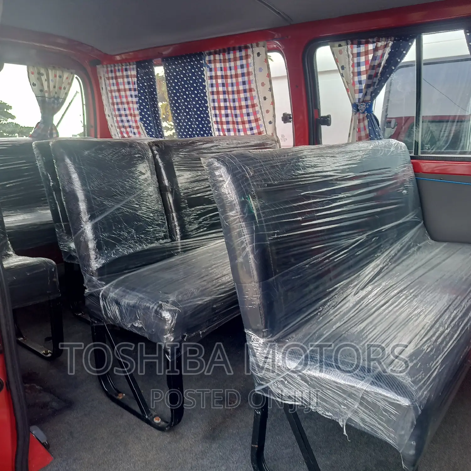 Toyota HiAce 2005 Red