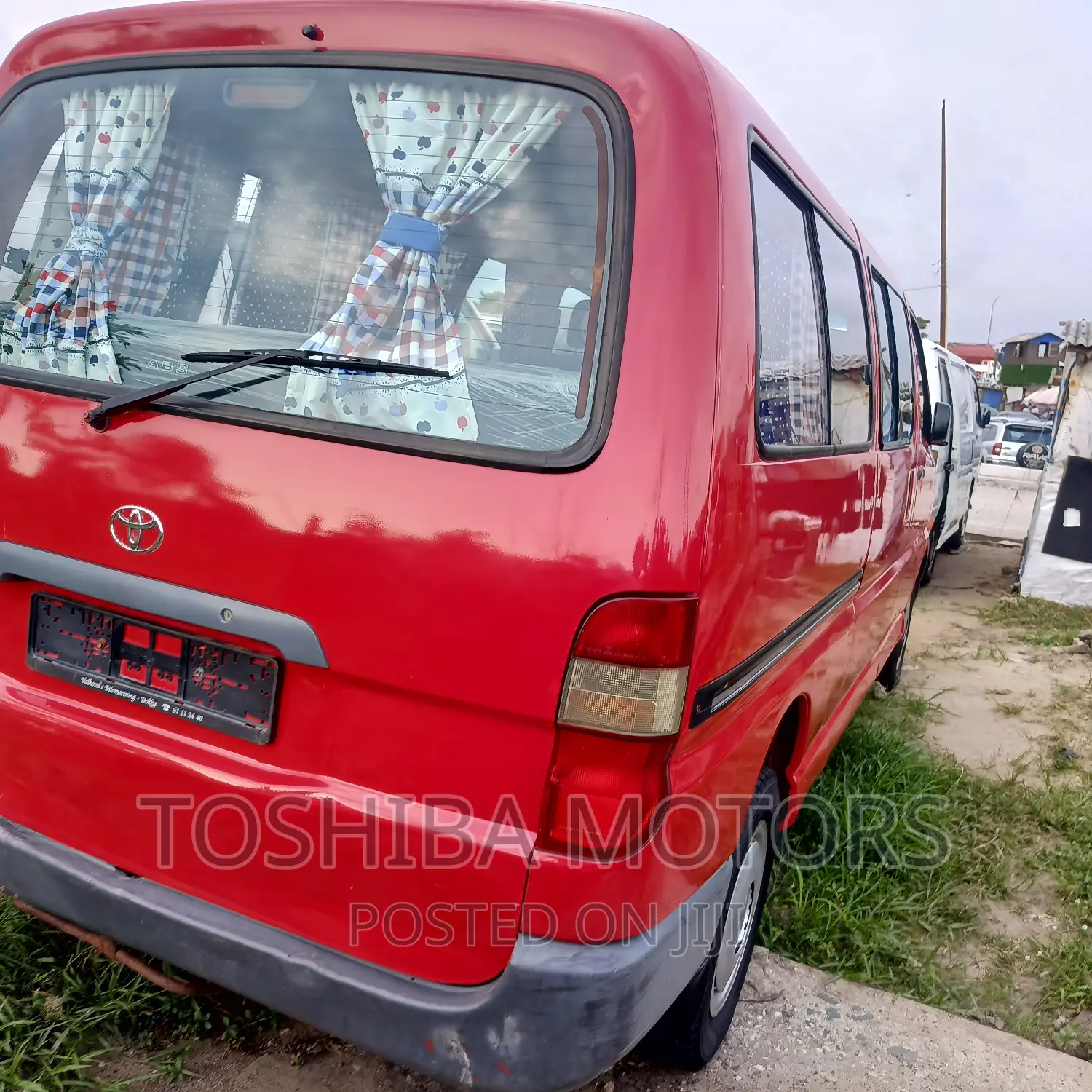 Toyota HiAce 2005 Red