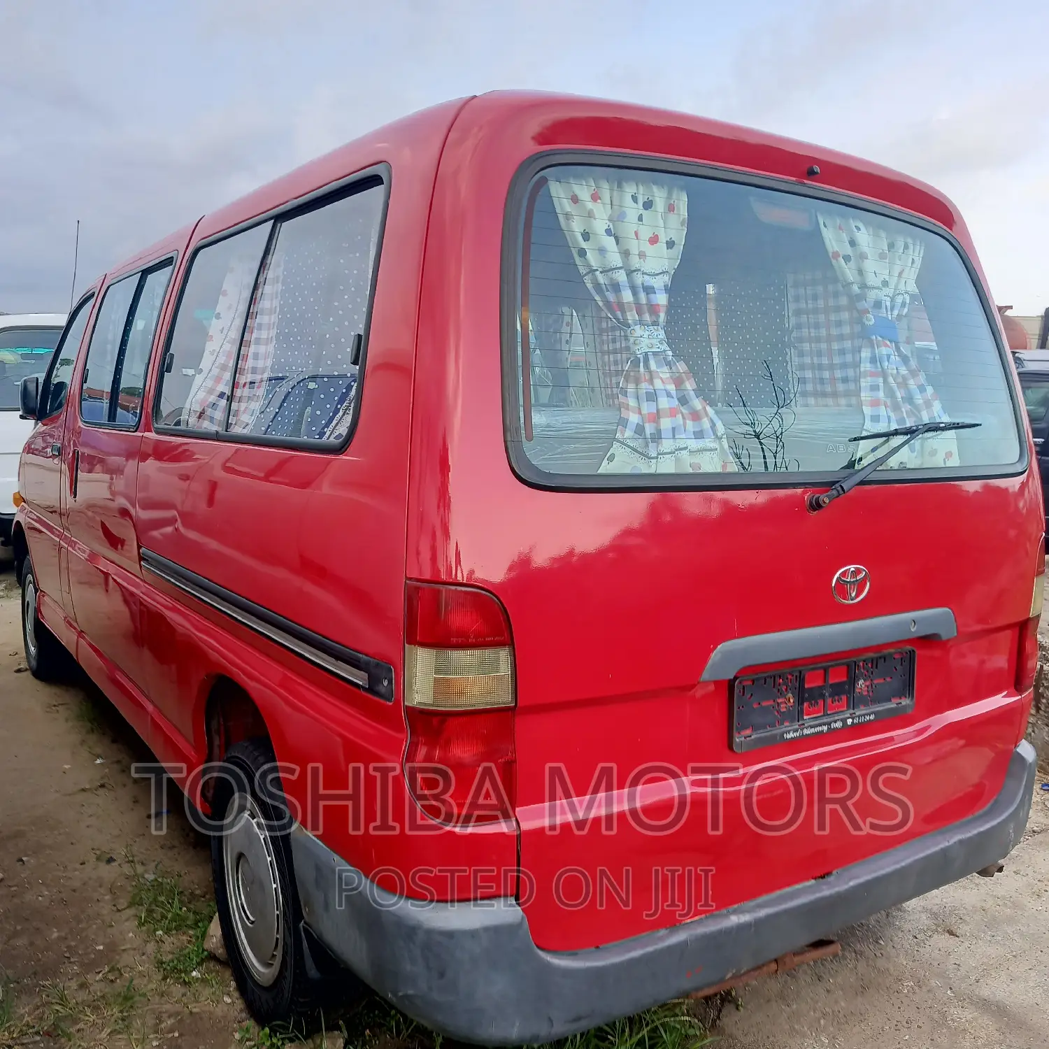 Toyota HiAce 2005 Red