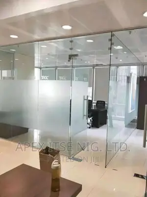Frameless Glass Partitioning