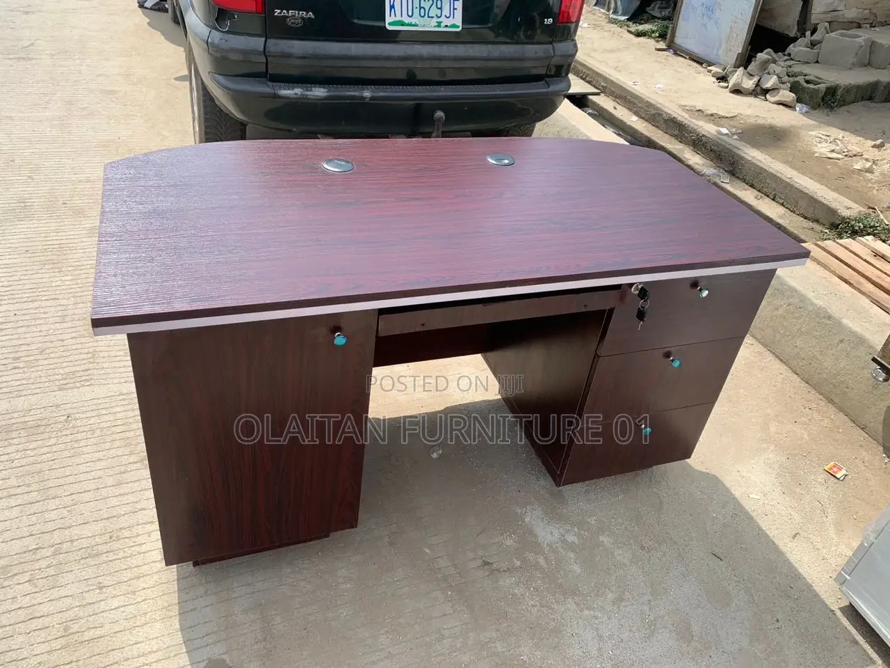 Excutive Office Table 1.4miter