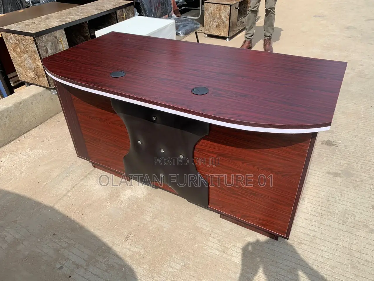 Excutive Office Table 1.4miter