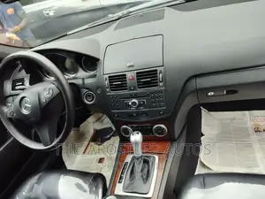 Mercedes-Benz C300 2010 Black