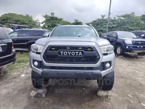 Toyota Tacoma 2020 Silver