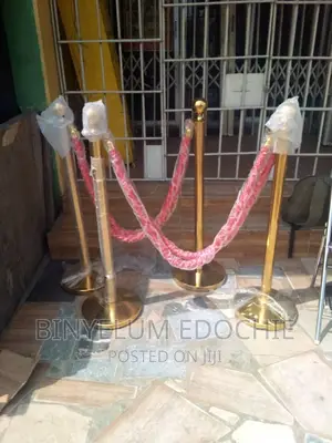 Queue Stand and Rope