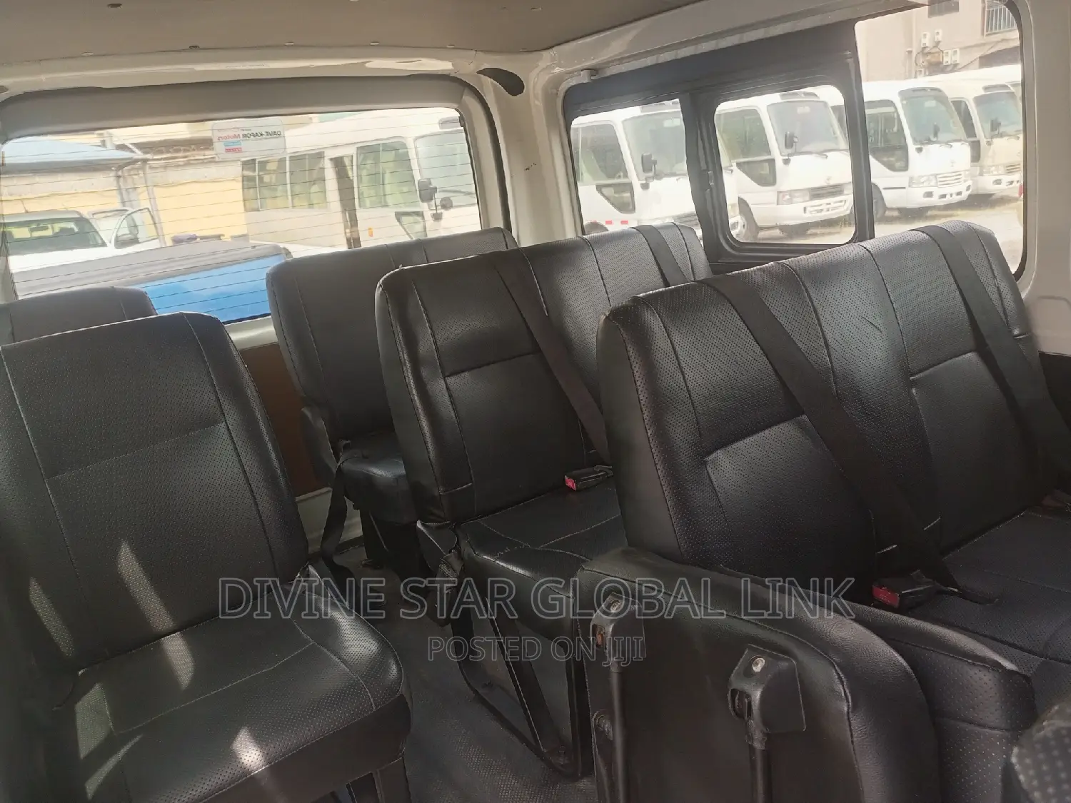 Toyota HiAce 2010 White